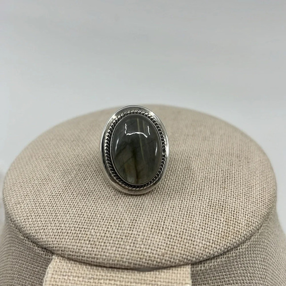 💎 Stunning Labradorite Ring - Blue/Green Flash - Sterling Silver, Size 6 - Picture 8 of 17